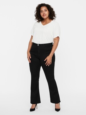 Sorte jeans med høj talje og vidde forneden fra Vero Moda Curve! Sorte jeans med høj talje og vidde forneden fra Vero Moda Curve!