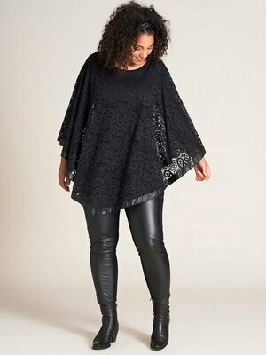 Poncho-inspireret blondebluse fra Studio Poncho-inspireret blondebluse fra Studio