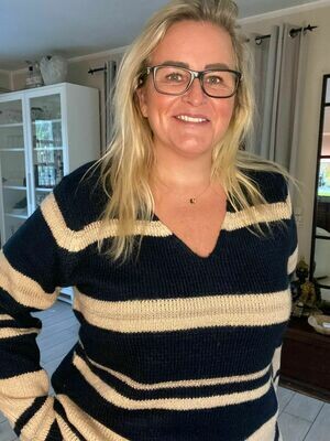 Strikket pullover fra DNY Strikket pullover fra DNY