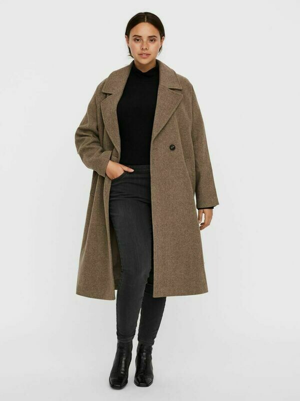 Dobbeltradet uldfrakke fra Vero Moda Curve! Dobbeltradet uldfrakke fra Vero Moda Curve!
