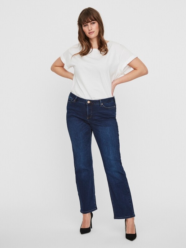 Jeans med normal talje og bootcut fra Junarose! Jeans med normal talje og bootcut fra Junarose!