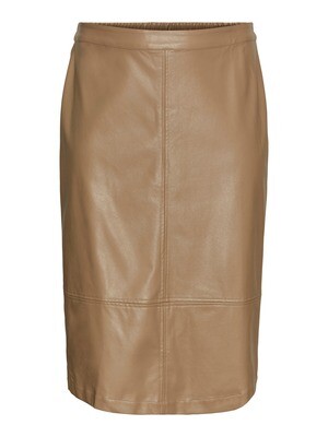 Cool skirt i PU fra Vero Moda Curve! Cool skirt i PU fra Vero Moda Curve!
