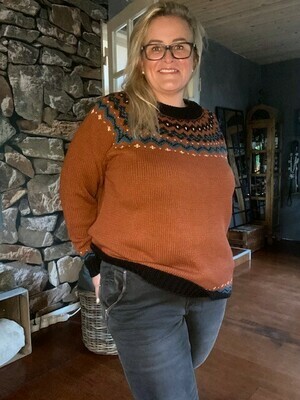 Mønstret sweater fra DNY Mønstret sweater fra DNY