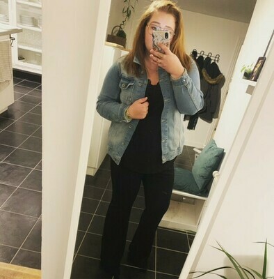 Flared pants med lynlås fra Vero Moda Curve! Flared pants med lynlås fra Vero Moda Curve!