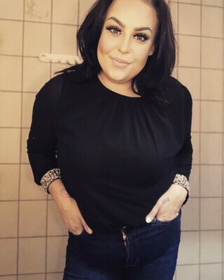 Flot bluse med smuk perle-kant fra DNY! Flot bluse med smuk perle-kant fra DNY!