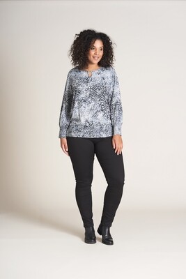 Viscose-bluse med smockdetaljer fra Studio Viscose-bluse med smockdetaljer fra Studio