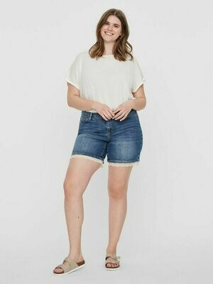 Denim-shorts med blonde fra Junarose. Denim-shorts med blonde fra Junarose.
