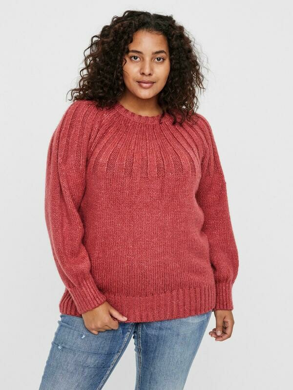 Blød sweater fra Vero Moda Curve. Blød sweater fra Vero Moda Curve.