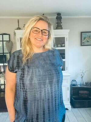 Smart batikbluse fra DNY Smart batikbluse fra DNY