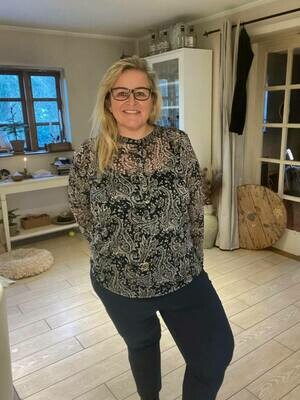 Bluse med mønster fra DNY! Bluse med mønster fra DNY!