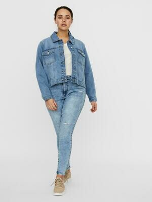 Smart denim jakke fra Vero Moda Curve! Smart denim jakke fra Vero Moda Curve!