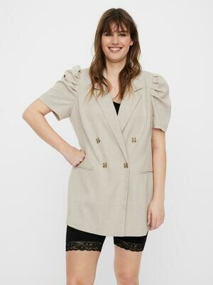 Chik blazer med puf-ærmer fra Vero Moda Curve Chik blazer med puf-ærmer fra Vero Moda Curve