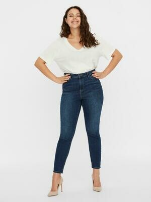 Lækre Jeans fra Vero Moda Curve. Lækre Jeans fra Vero Moda Curve.