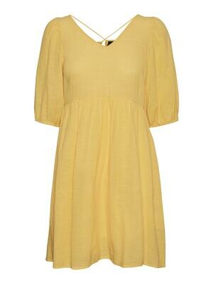 Fin kjole med ryg-detalje fra Vero Moda Curve Fin kjole med ryg-detalje fra Vero Moda Curve