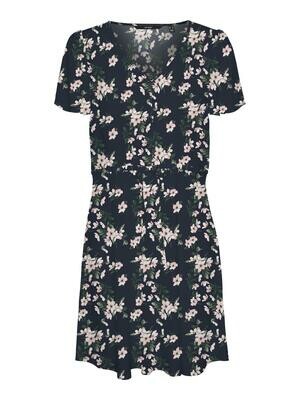 Smuk blomstret kjole fra Vero Moda Curve Smuk blomstret kjole fra Vero Moda Curve