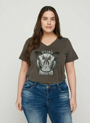 Bomulds t-shirt i forvasket look fra Zizzi Bomulds t-shirt i forvasket look fra Zizzi