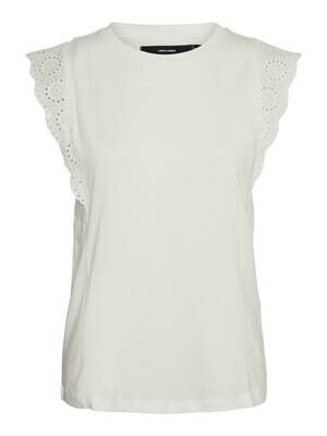 Top med broderie anglaise fra Vero Moda Curve Top med broderie anglaise fra Vero Moda Curve