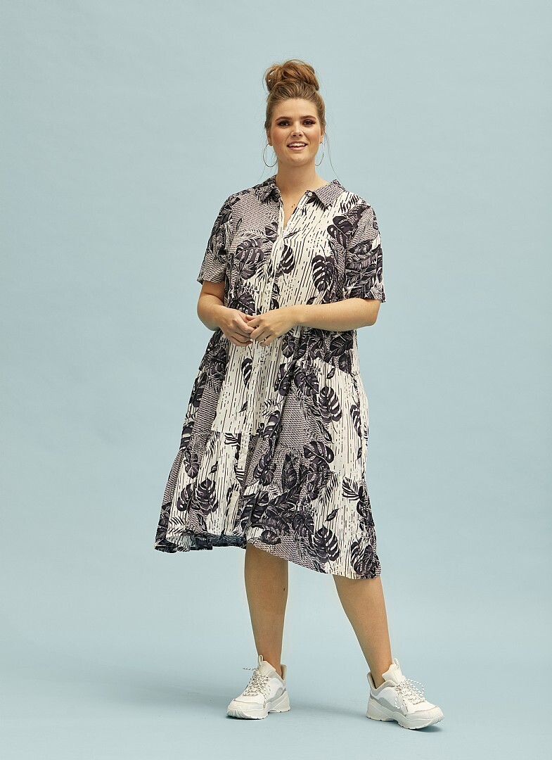 Fin mønstret kjole fra Zhenzi