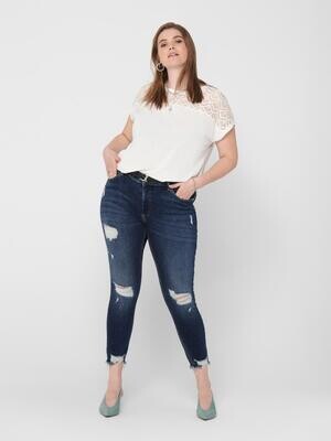 Cool jeans med destroy-detaljer fra Carmakoma Cool jeans med destroy-detaljer fra Carmakoma