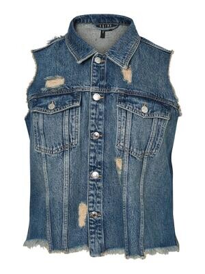 Denimvest med destroy-detaljer fra Vero Moda Curve Denimvest med destroy-detaljer fra Vero Moda Curve