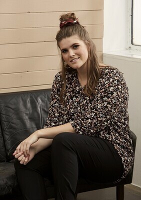 Sød bluse med blomsterprint fra Zhenzi Sød bluse med blomsterprint fra Zhenzi