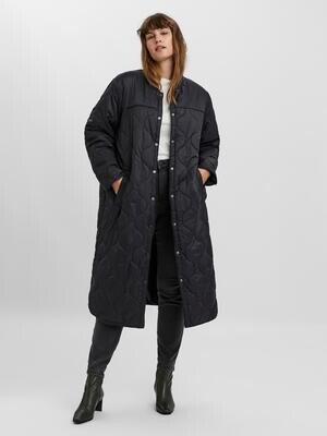 Lang quiltet frakke fra Vero Moda Curve! Lang quiltet frakke fra Vero Moda Curve!