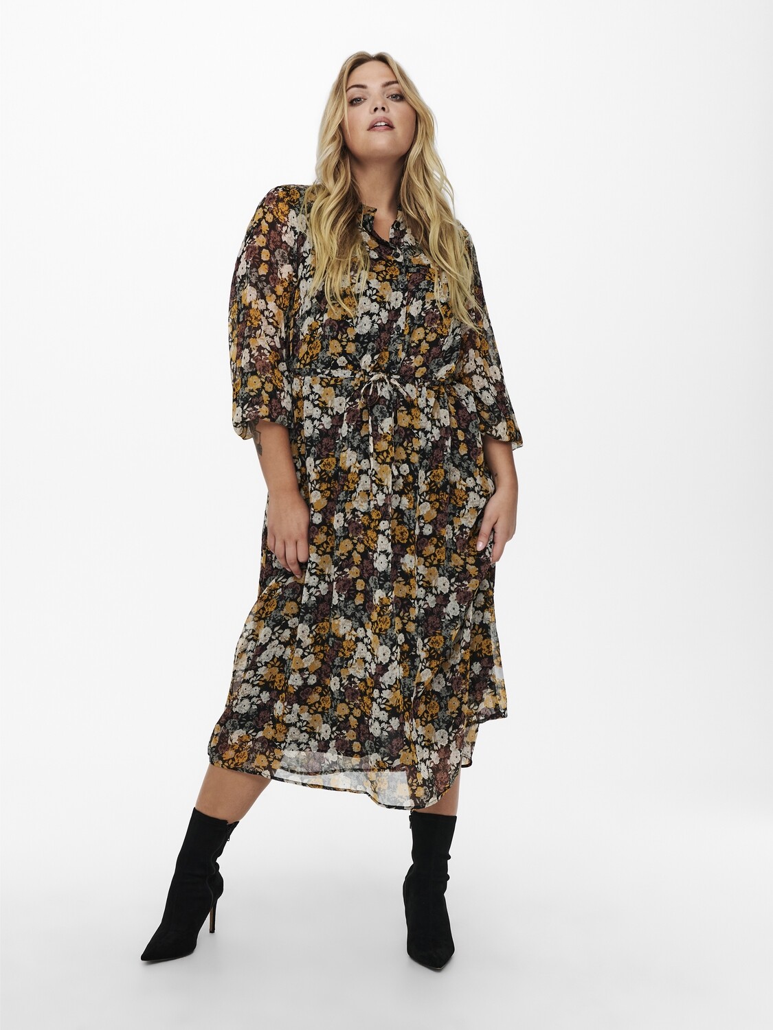 Kjole med transparente ærmer fra Carmakoma – Shop – PLUSPIGE | Tøj til  kurvede kvinder