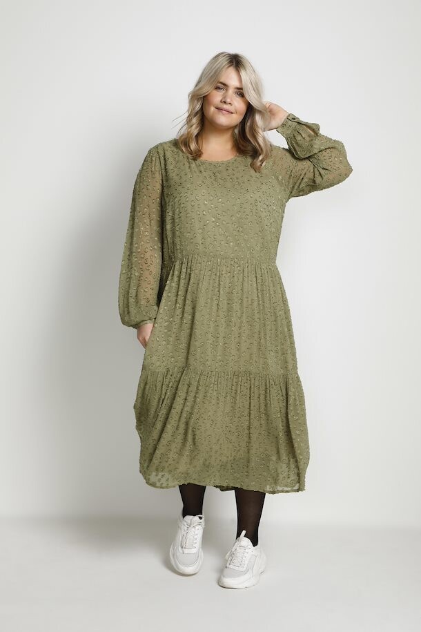 Elegant kjole fra Kaffe Curve – Pluspige.dk – Shop – PLUSPIGE | Tøj til  kurvede kvinder