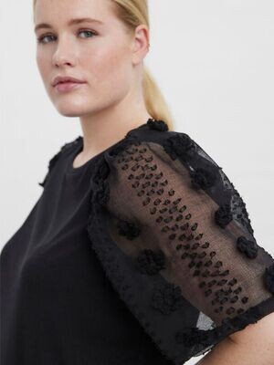 Bluse med flotte ærmer fra Vero Moda Curve Bluse med flotte ærmer fra Vero Moda Curve
