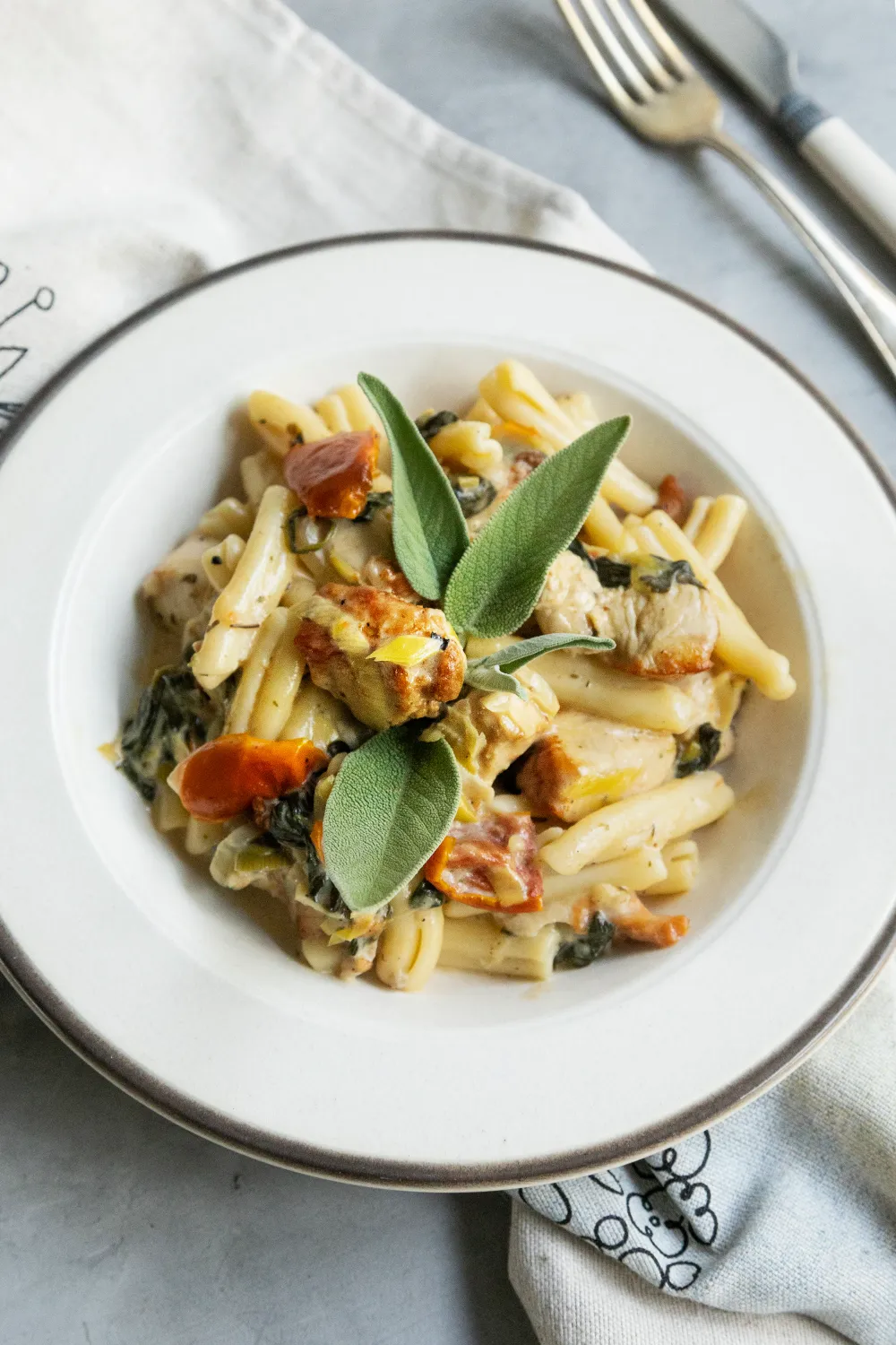 CREAMY CHICKEN WITH SPINACH