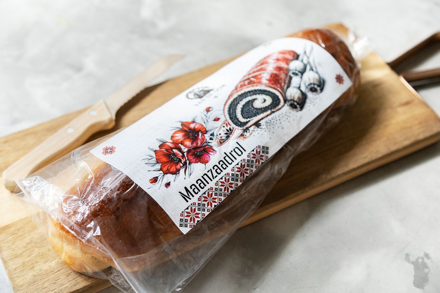 POPPY SEEDS ROLL