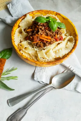BEEF BOLOGNESE SAUCE WITH VEGETABLES
