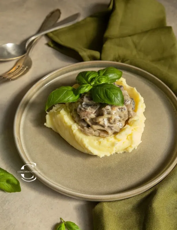 MASHED POTATO WITH BUTTER AND CREAM