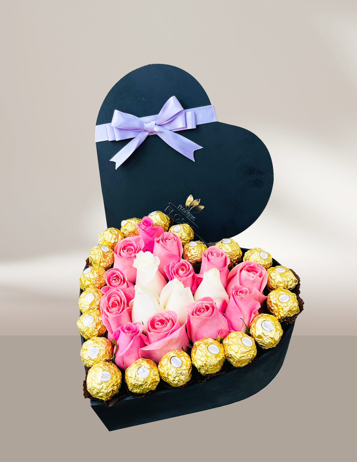 CAJA CORAZÓN ROSAS Y FERREROS