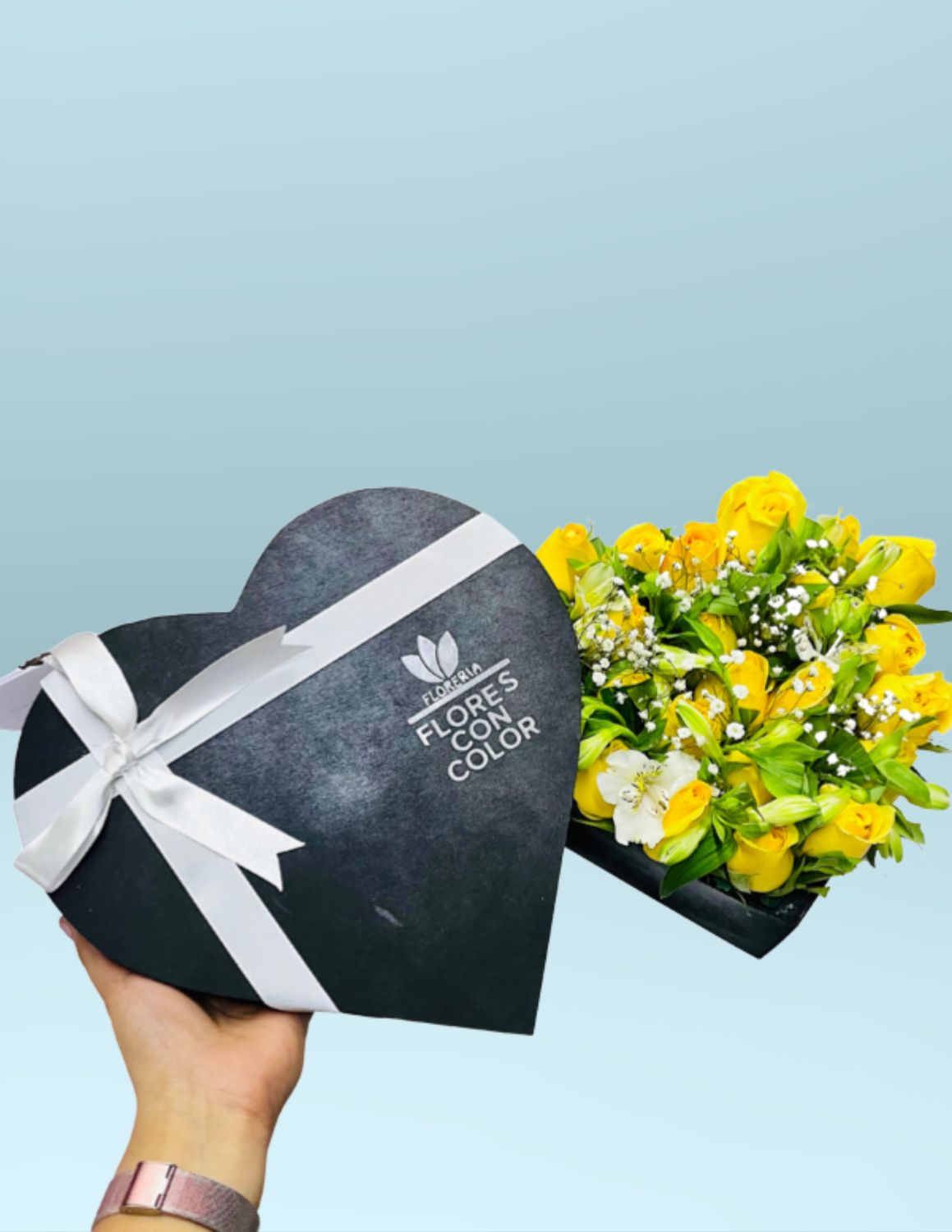 🌼CAJA CORAZÓN ROSAS Y ASTROMELIAS