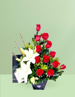 ARREGLO DE ROSAS MODELO CINTIA