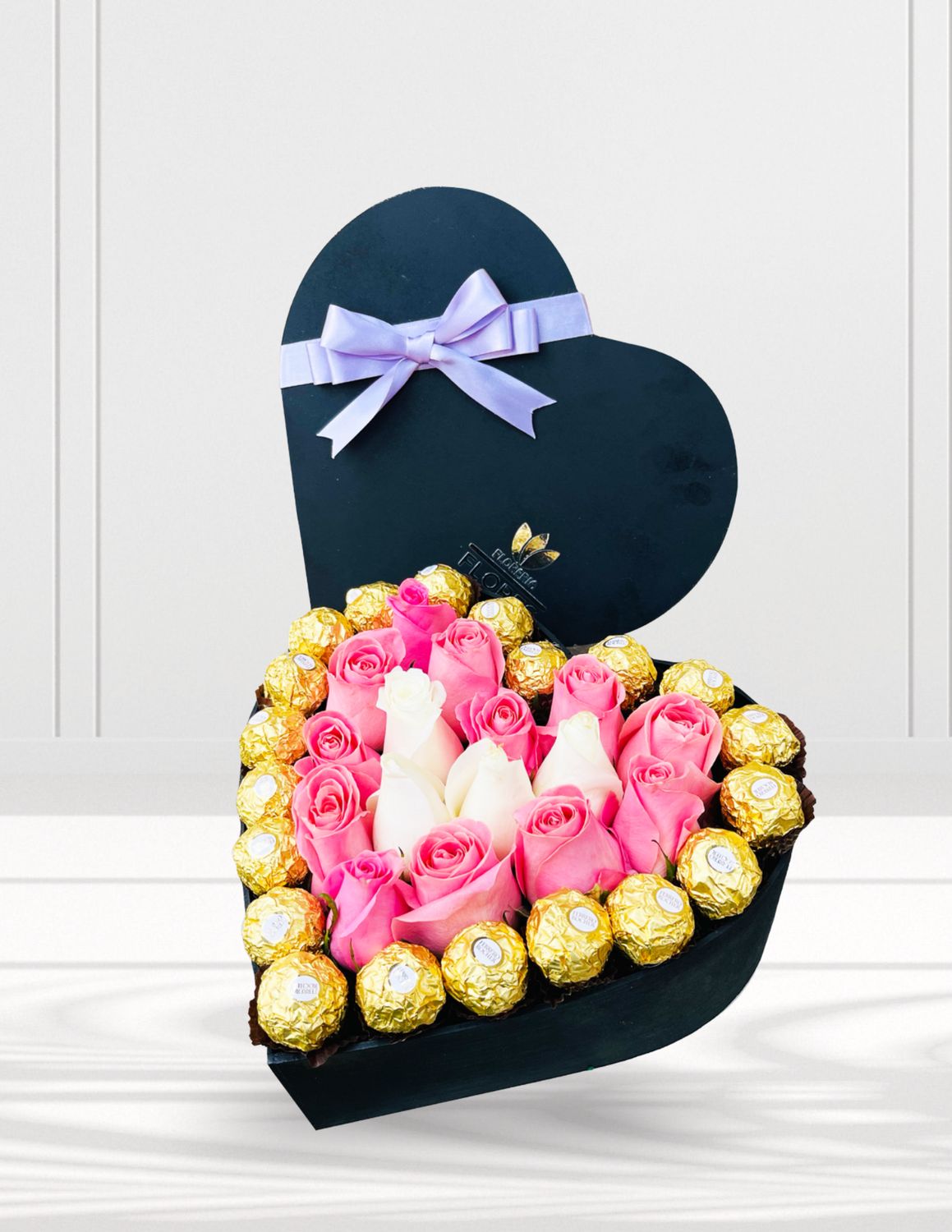 CAJA CORAZÓN ROSAS Y FERREROS