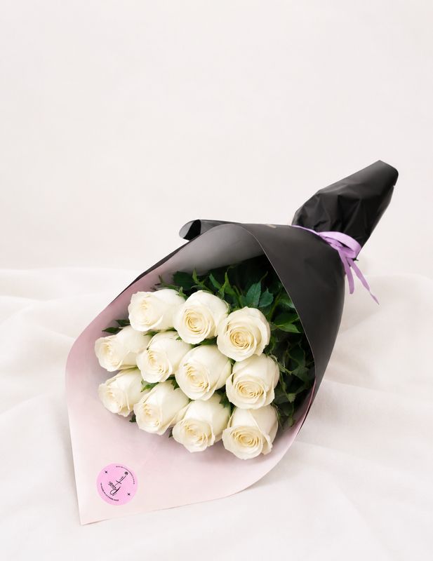 RAMO DE ROSAS BLANCAS