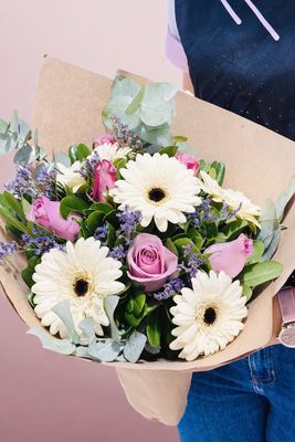 RAMO GERBERAS &amp; ROSAS