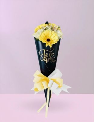 MINI CONO ROSAS Y GERBERAS