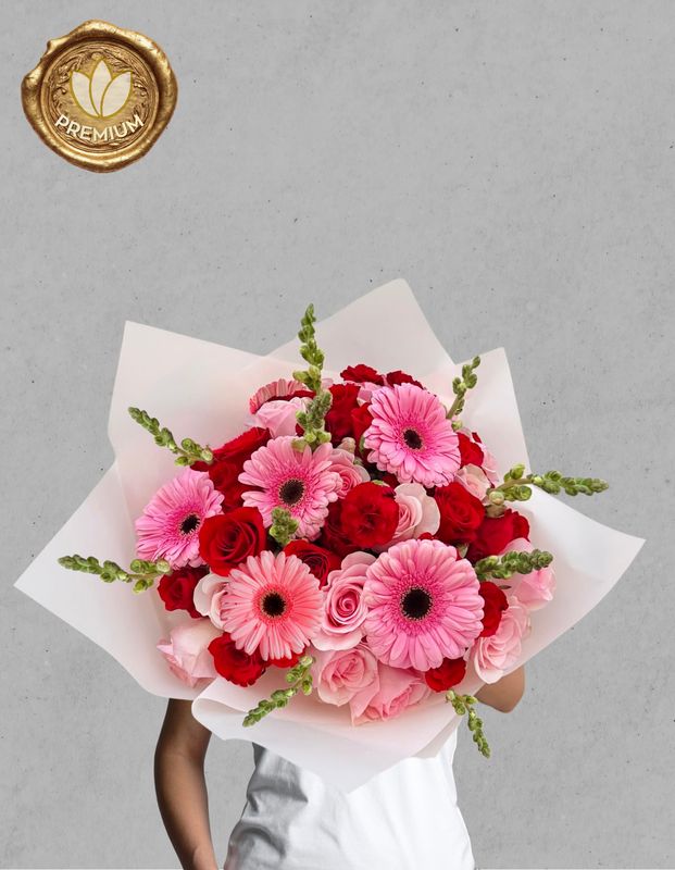⚜️RAMO DE 50 ROSAS CON GERBERAS