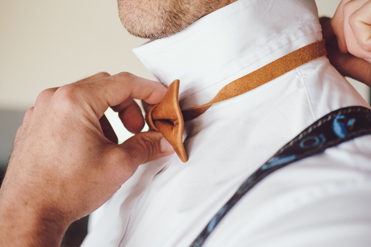 LEATHER BOWTIES