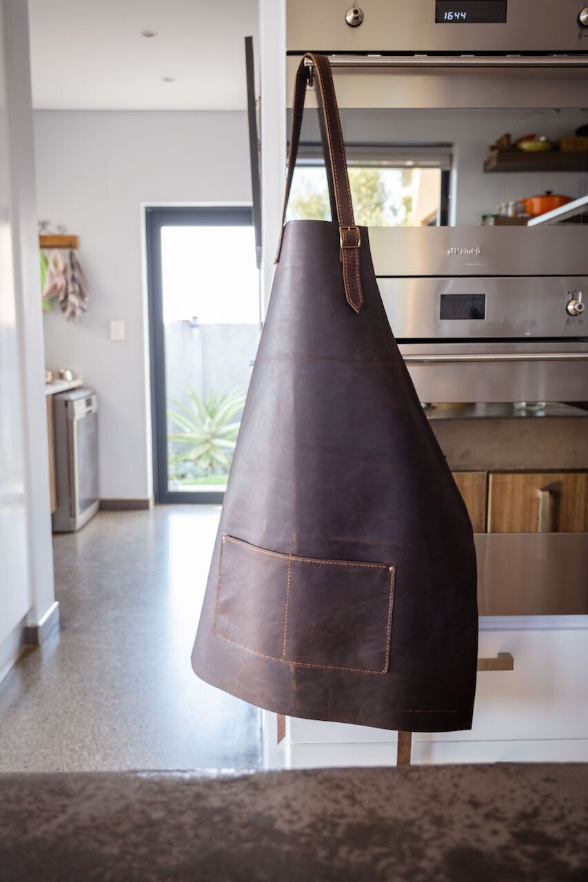 LEATHER APRON