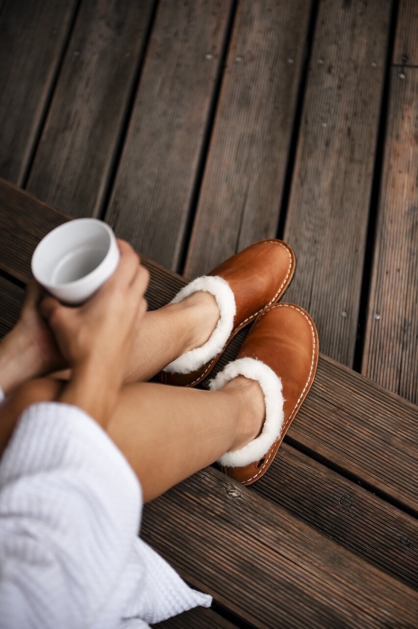 L E D LEATHER &amp; WOOL UNISEX SLIPPERS