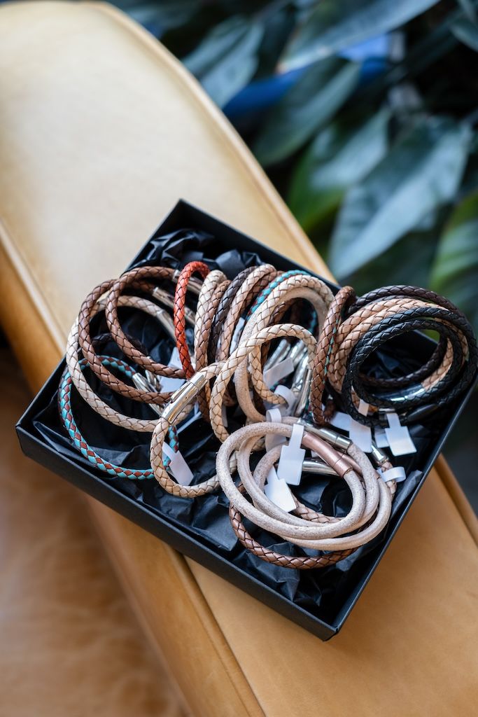 SINGLE LOOP BRAIDED LEATHER BRACELETS