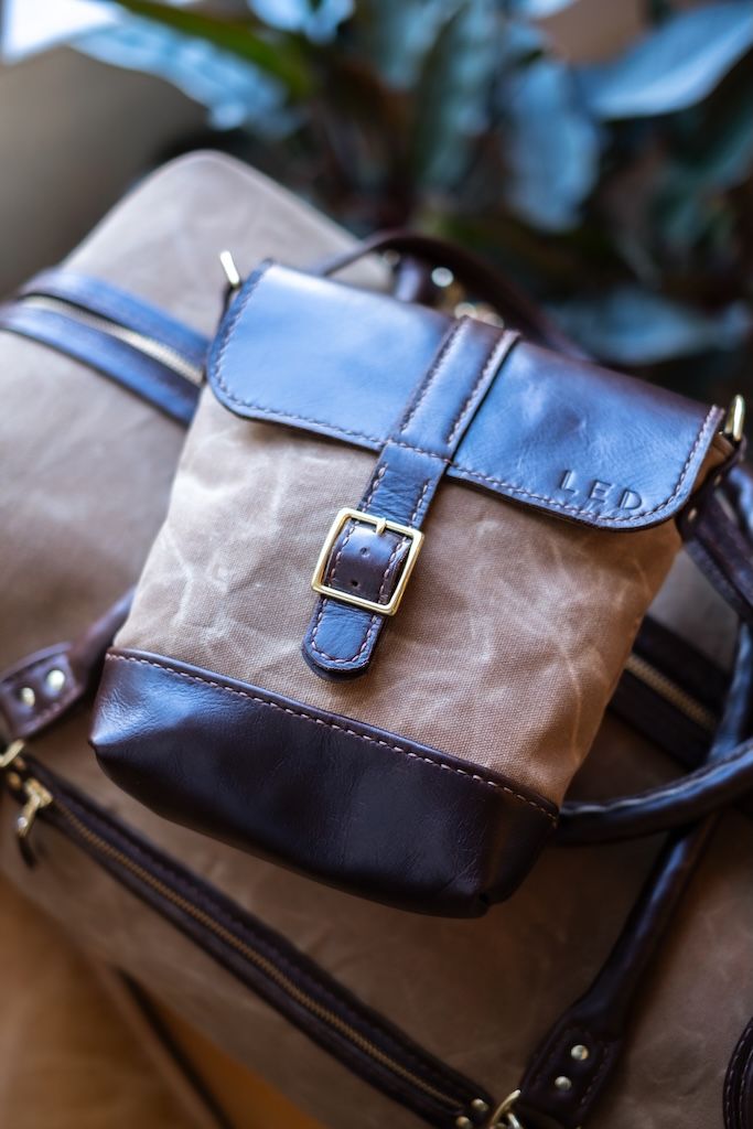 WAXED CANVAS EVERYDAY SATCHEL