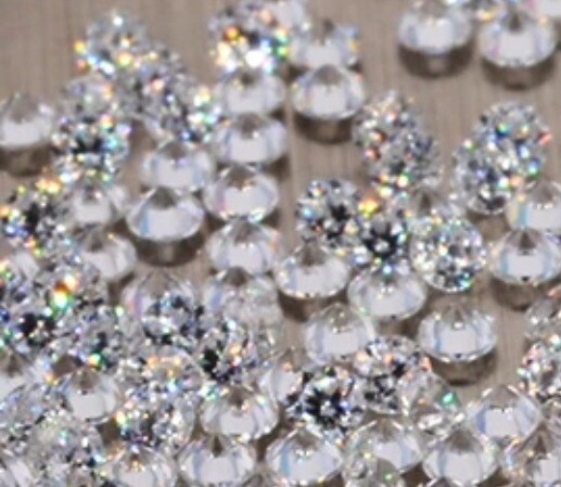 Cubic Zirconias (10+2 free CZ’s) 6mm