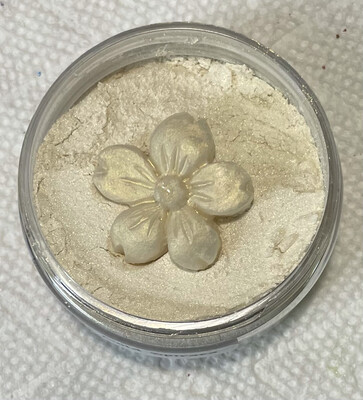 Laura's White Gold Spiraea Pigment 25gr Interference Gold
