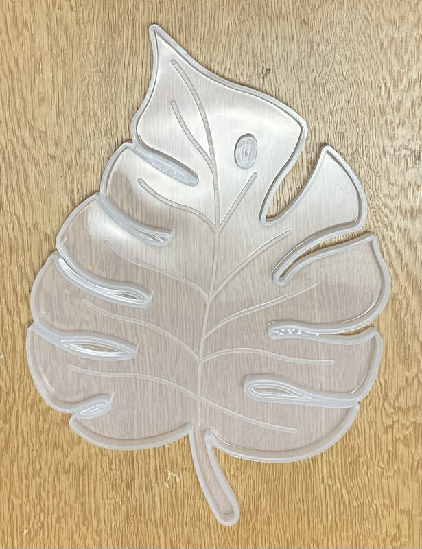 Monstera Leaf Mold (7”-9”)