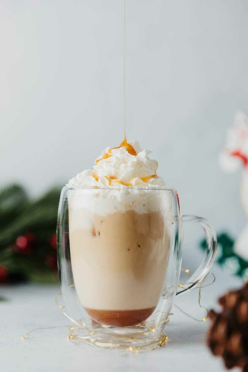 Iced  Latte Caramel Salted 12 Oz (Bebida Fria)